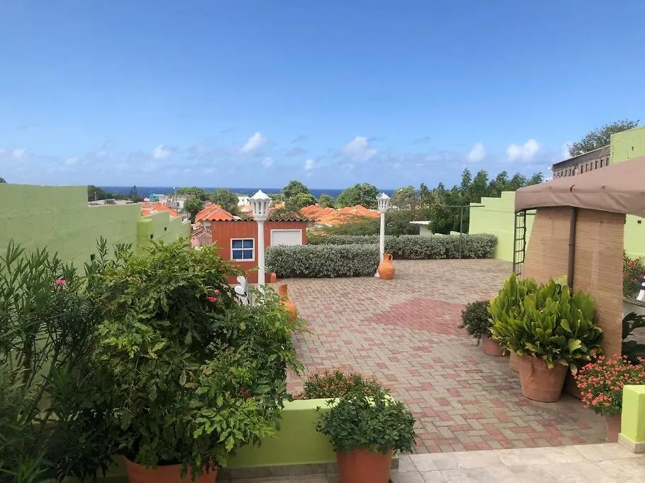 Cozy Ocean View Home - Jamella location